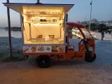 Yürüyen dükkan ekmek teknesi