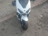 4250 km piagio motorlu 250 CC scooter