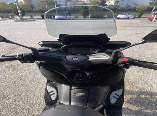 Yamaha Xmax tech 250 TKS değerlendirilir.