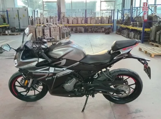 İlk sahibinden çiziksiz 1 yıllık 250 sr