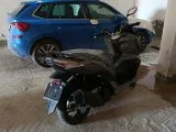Pazarlığa uygun sıfır kilometre sym jet x 125, acemi sürücümüzün duvara drenaji vurması sebebiyle satılıktır.