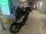 Honda forza 250 se