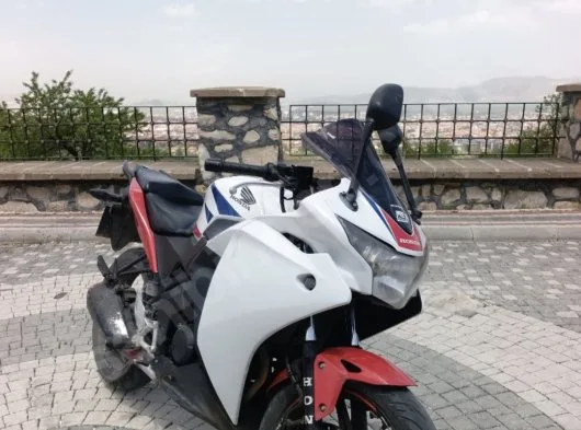 Cbr 125r_ FAVORI YERINE ARARSANİZ DAHA IYI OLUR